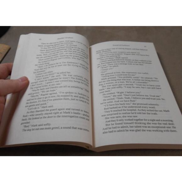 Sound of Darkness by Heather Graham Paperback 2022 Krewe of Hunters #36 - Picture 6 of 7